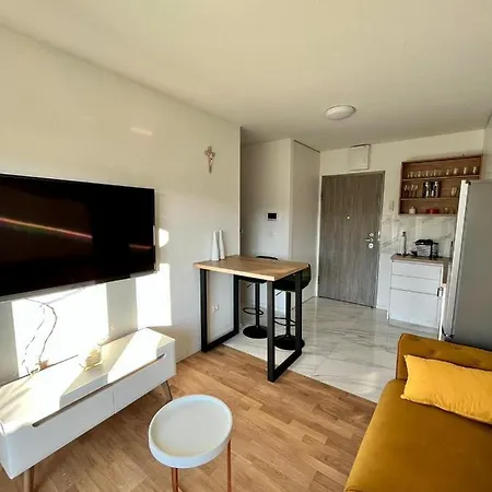 Apartment Sweet Dreams *